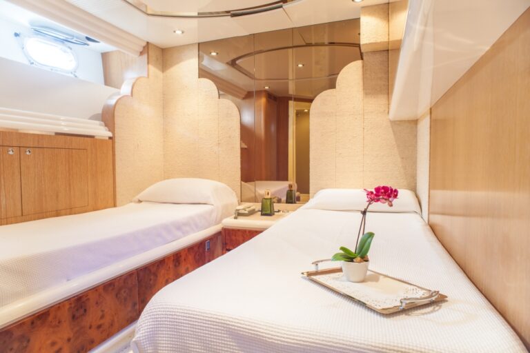 Yacht MOONDANCE - Twin Cabin