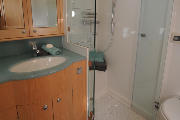 Yacht MORE MAGIC -  Guest Ensuite