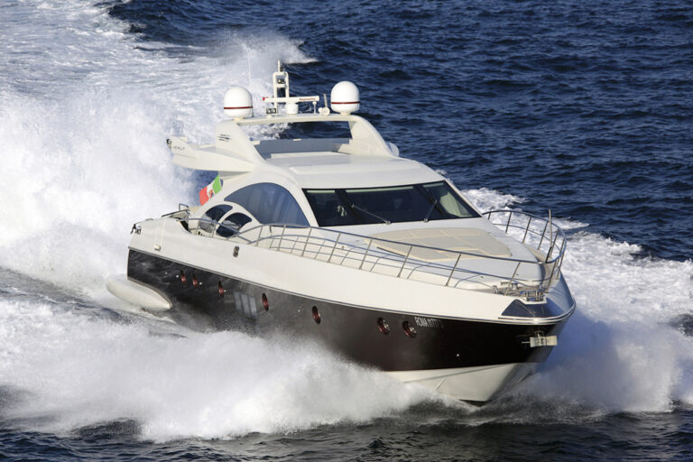 Yacht MR LOUIS - On Charter