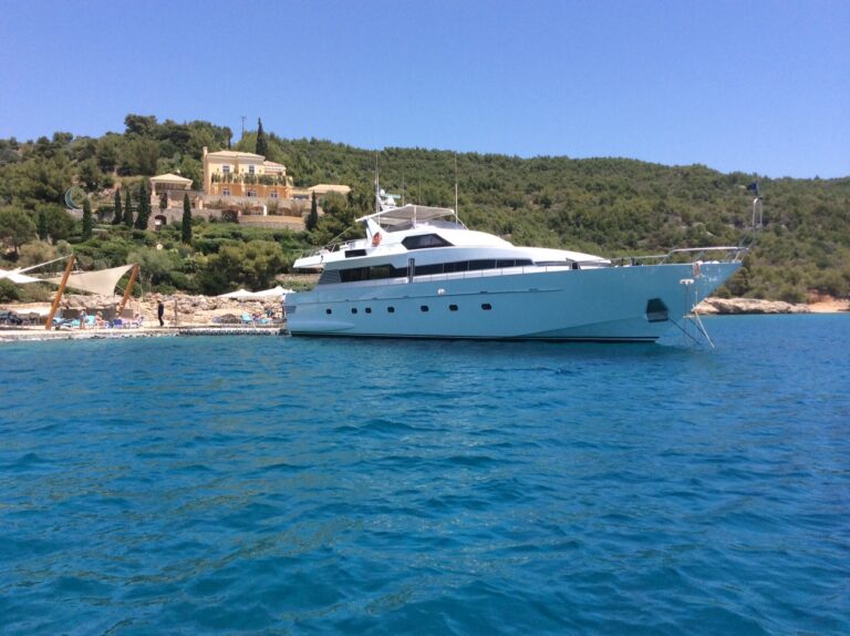 Yacht MY WAY - Stern To