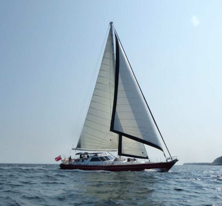 Yacht 'Mustang' - Sailing