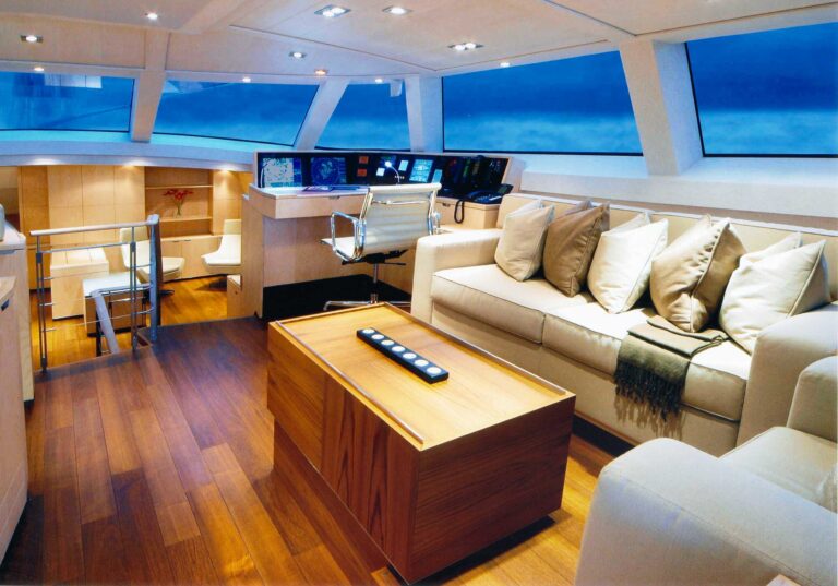 Yacht NELSON - Saloon