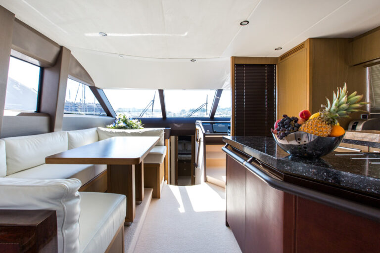 Yacht NEVER ENOUGH - 02108