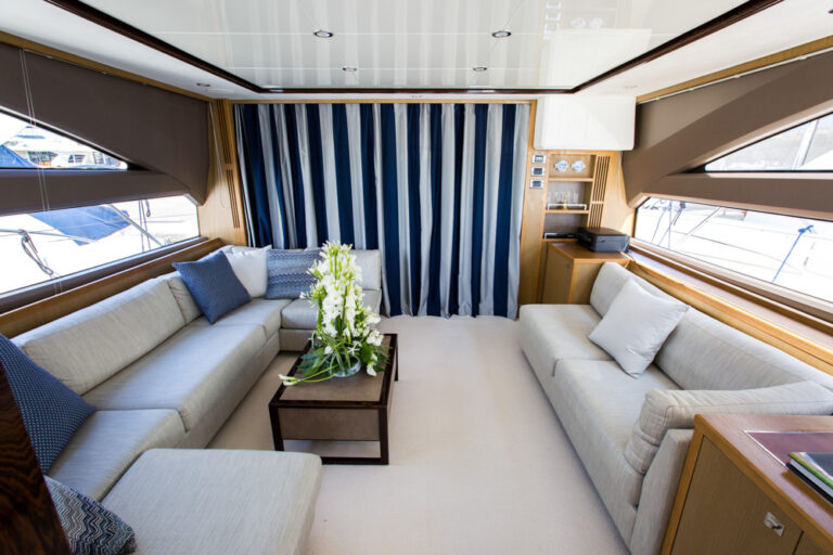 Yacht NEVER ENOUGH - 02113