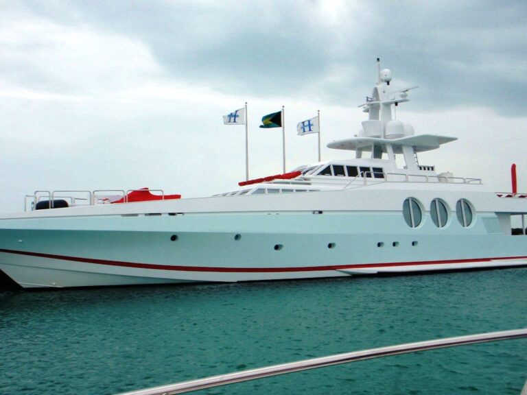 Yacht NEVER SAY NEVER -  In Port