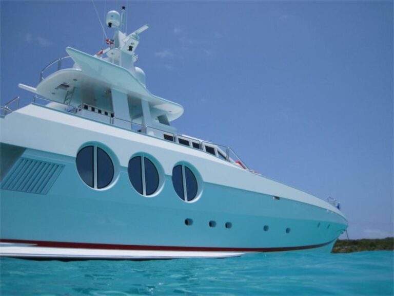 Yacht NEVER SAY NEVER -  On Charter