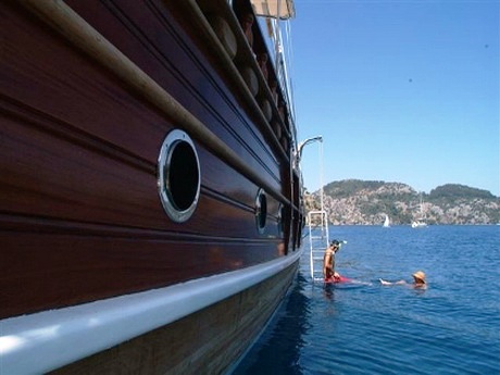 Yacht NIKOLAS -  Swimming