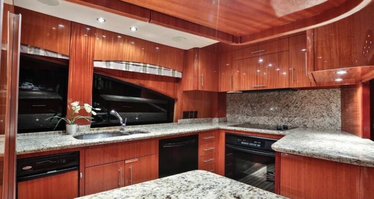 Yacht NO COMPLAINTS - Galley