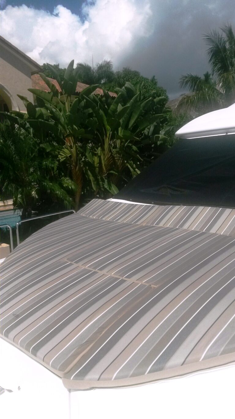 Yacht NO COMPLAINTS -  Sunpad forward