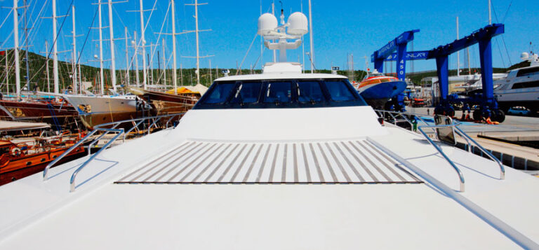 Yacht OBSESSIONS -  Foredeck