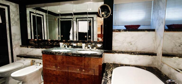 Yacht OBSESSIONS -  Master Ensuite