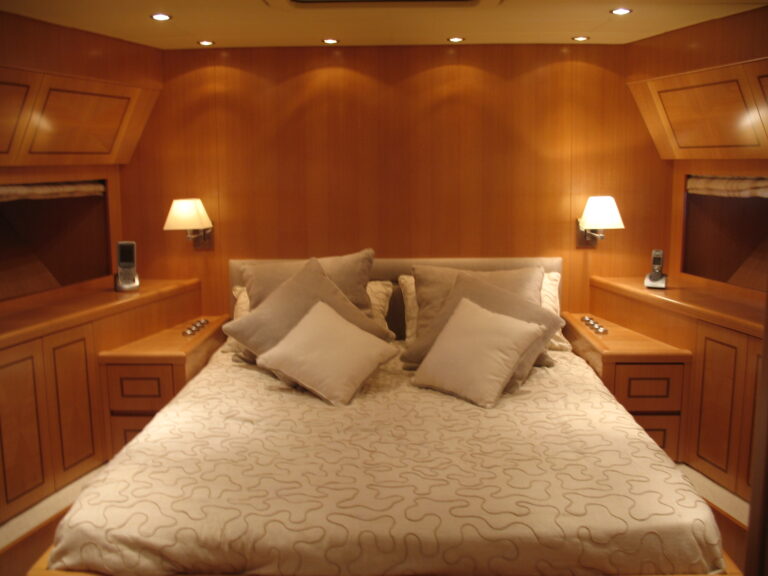 Yacht OLA MONA - Master Cabin