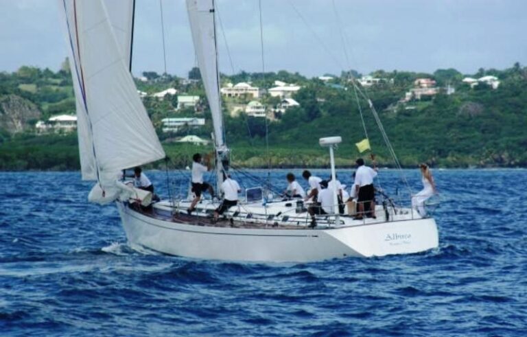 Yacht OLIVIA LEE -  Main