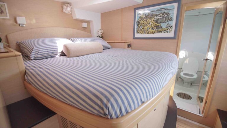 Yacht OMBRE BLU - Forward starboard