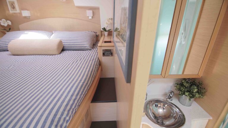 Yacht OMBRE BLU - Guest cabin view