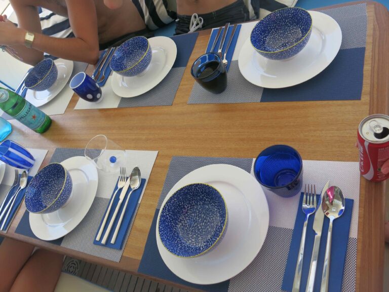 Yacht OMBRE BLU - Table scaping 2