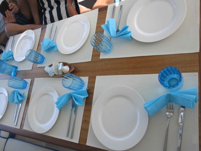 Yacht OMBRE BLU - Table scaping