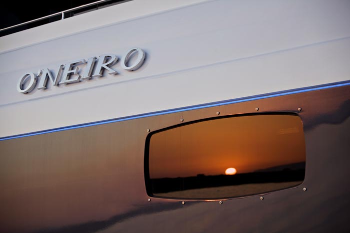 Yacht ONEIRO -  Detail