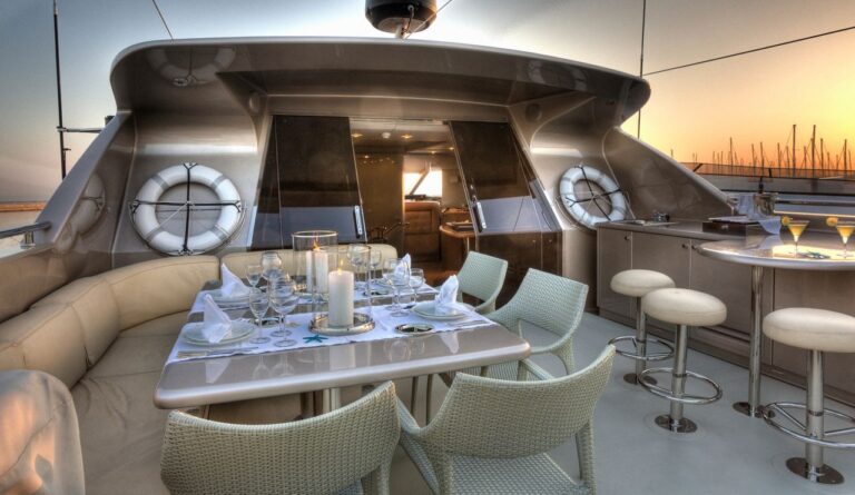 Yacht PANDION - Sundeck