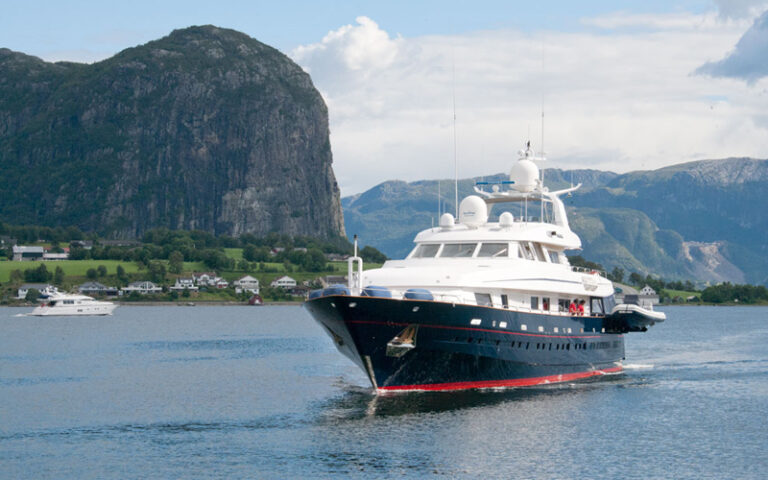 Yacht PHILOSOPHY -  Cruising on charter