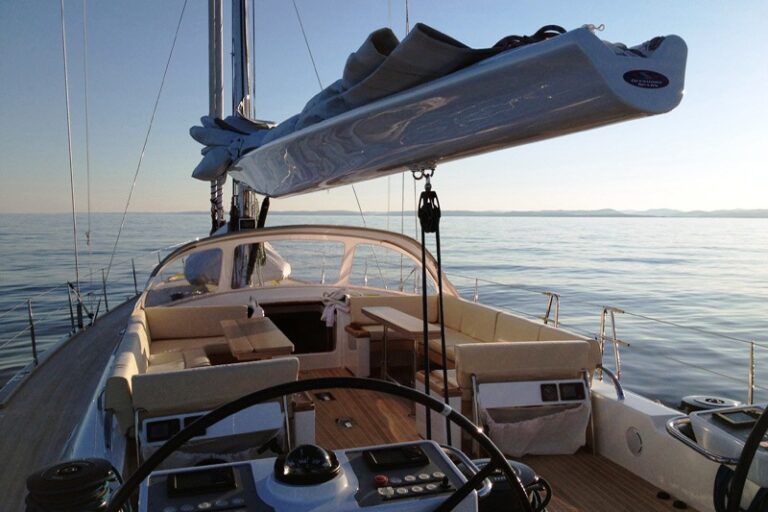 Yacht PTARMIGAN -  Cockpit