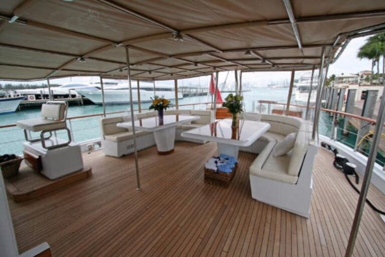 Yacht QUEEN SOUTH III -  Spacious Aft Deck