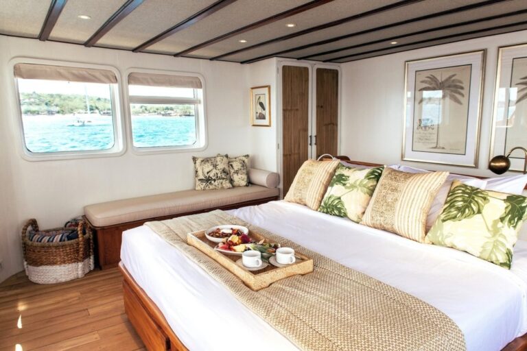 Yacht RASCAL - 013