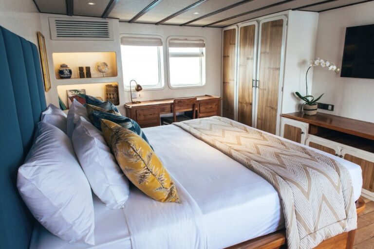 Yacht RASCAL - 016