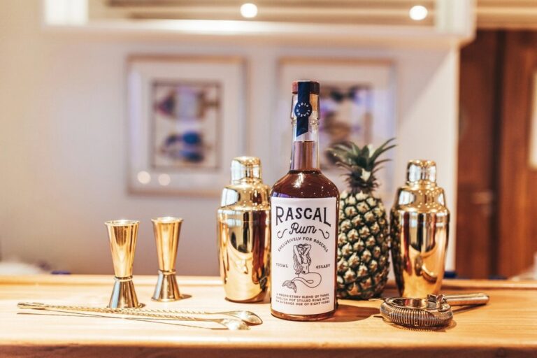 Yacht RASCAL - 020