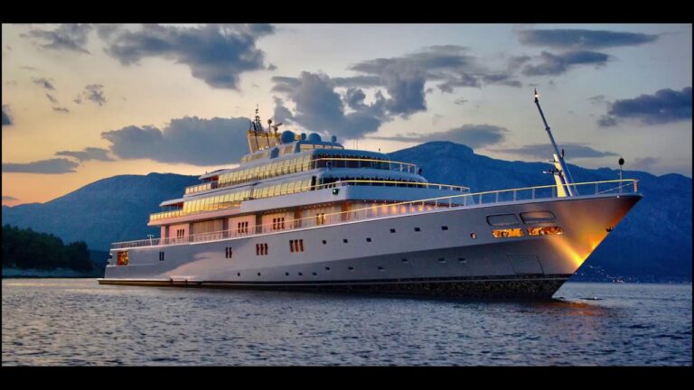 Yacht RISING SUN