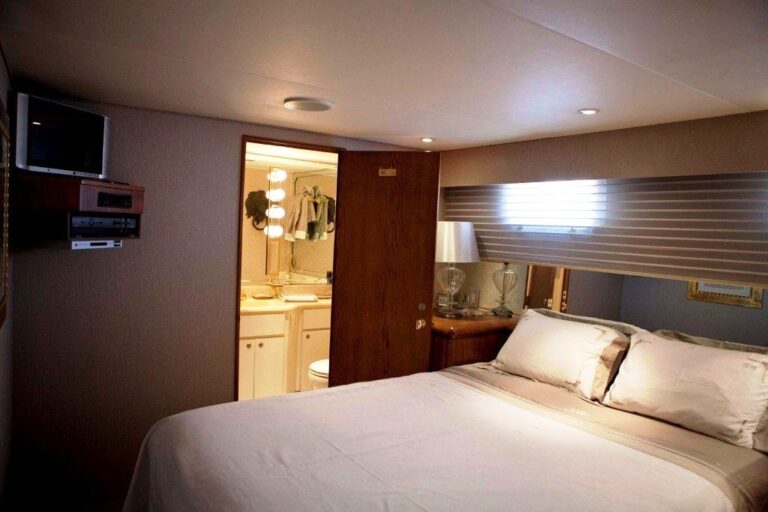Yacht S & U - VIP Cabin