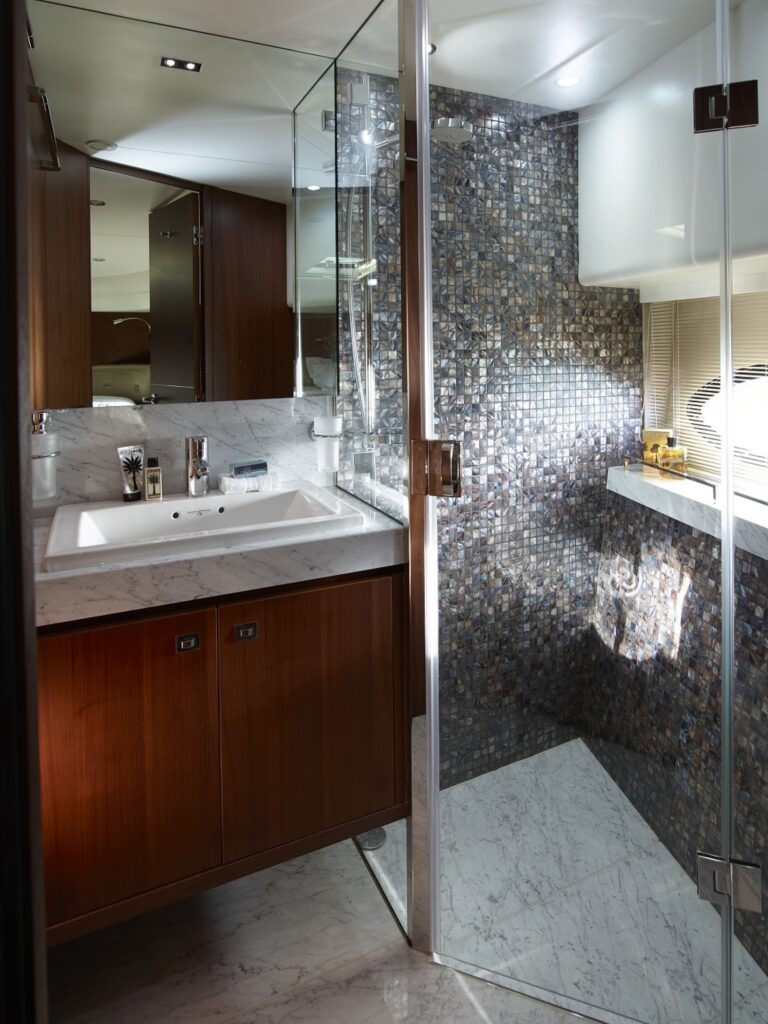 Guest ensuite