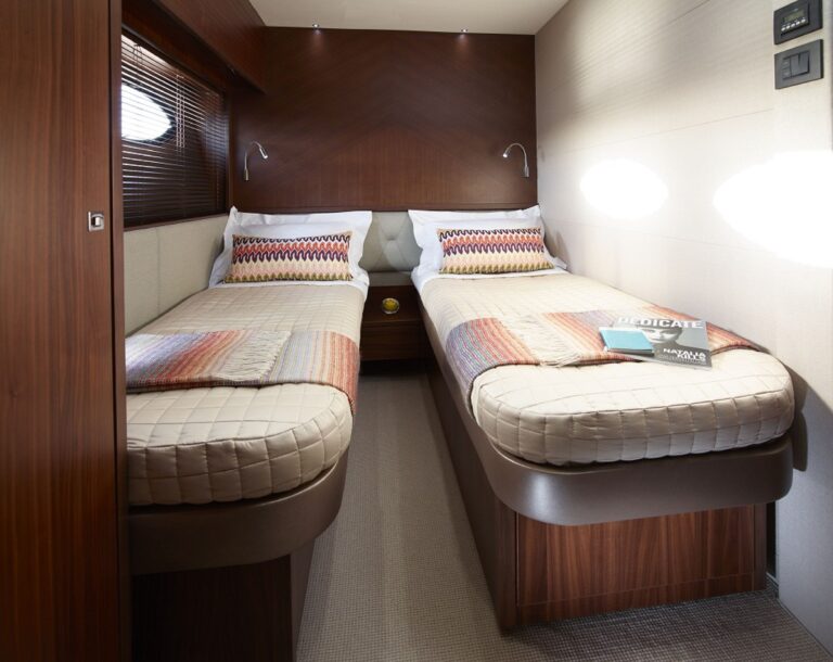 Twin guest cabin