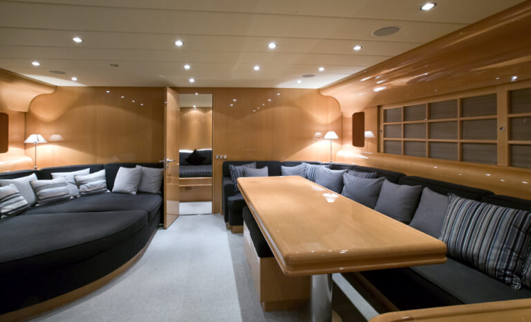 Yacht SARAH A -  Lower Salon.
