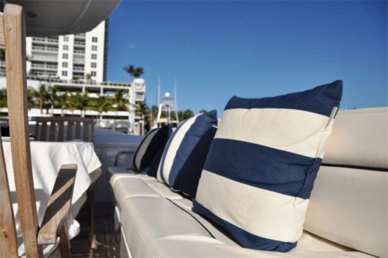 Yacht SAYANORA - Aft Deck