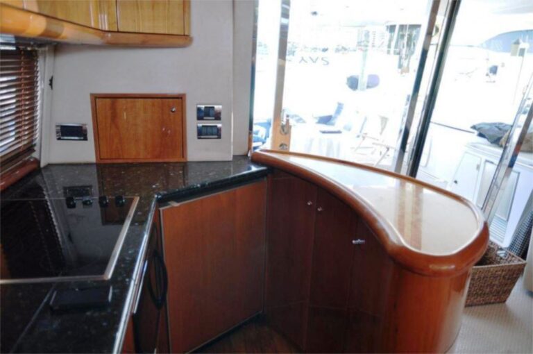 Yacht SAYANORA - Galley 2