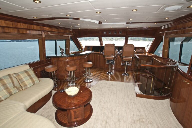 Yacht SEA YOU LATER Bridge
