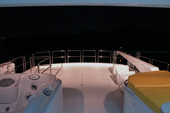 Yacht SEAS THE MOMENT - Boat Deck Spa Pool