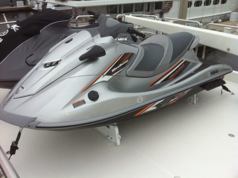 Yacht SEAS THE MOMENT - Jet Ski
