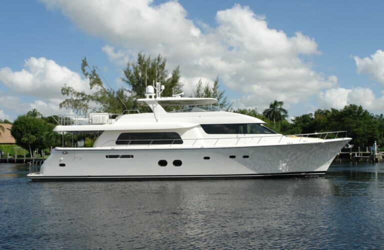 Yacht SEAS THE MOMENT - Main