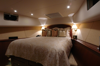 Yacht SEAS THE MOMENT - VIP Cabin