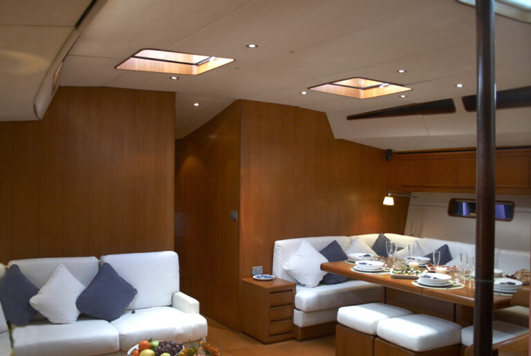 Yacht SEJAA - Salon View forward