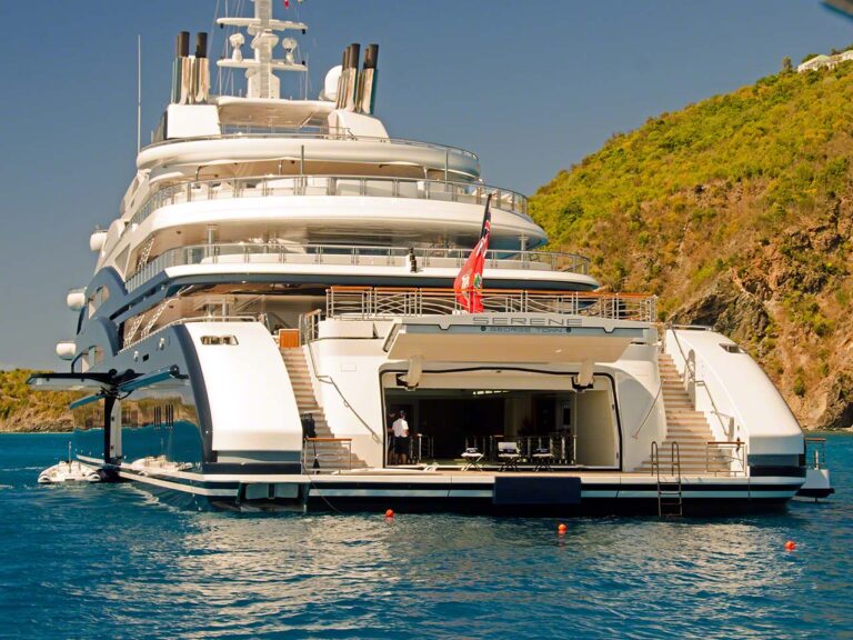 Yacht SERENE - Aft