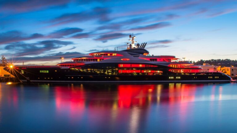 Yacht SERENE - Evening