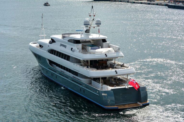 Yacht SOVEREIGN 55 - Aerial shot
