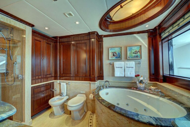 Yacht SOVEREIGN 55 - Luxury ensuite