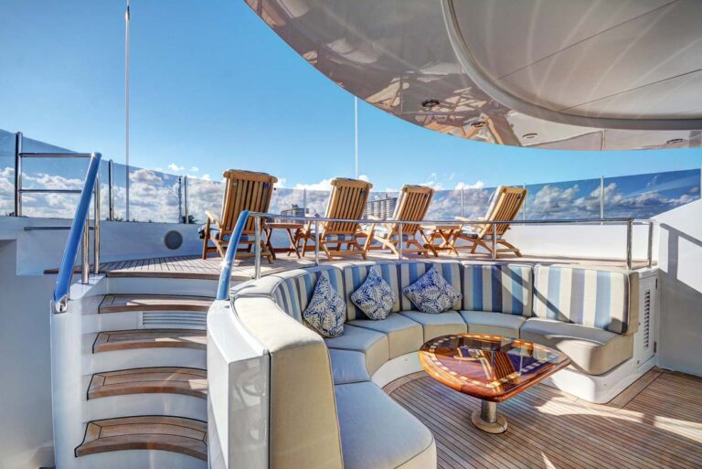 Yacht SOVEREIGN 55 - View point sundeck