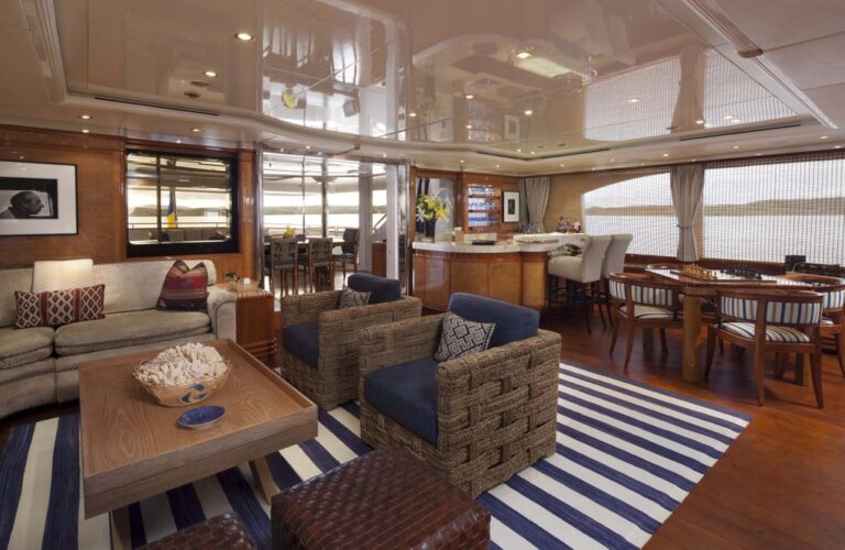 Yacht STARFIRE - Skylounge