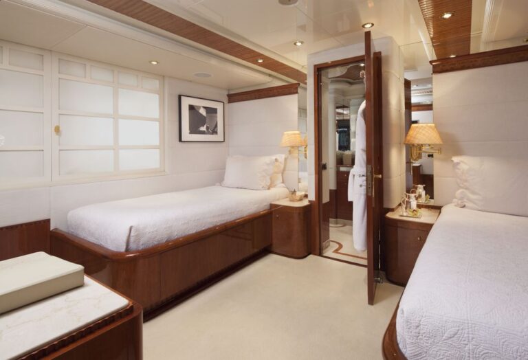 Yacht STARFIRE - Twin Cabin