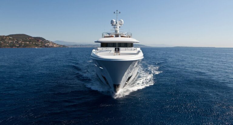 Yacht STEP ONE An Amels 180 LE - Bow Off France